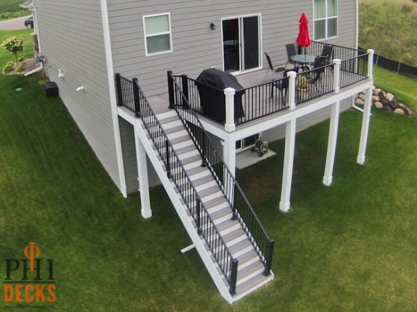 TimberTech-composite-decking-diamond-pier-footings-westbury-aluminum-railings