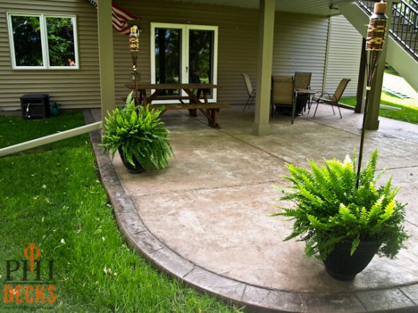 colored-stamped-concrete-with-curbing-mn