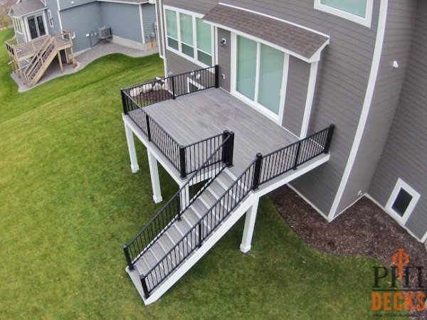 composite-decking-diamond-pier-footings-wrapped-posts-aluminum-railings