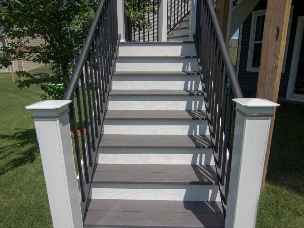 deck_stairs_black_rail_white_post