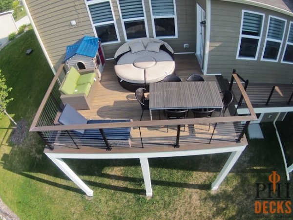 drink-rail-cable-railing-timbertech-decking-low-maintenance