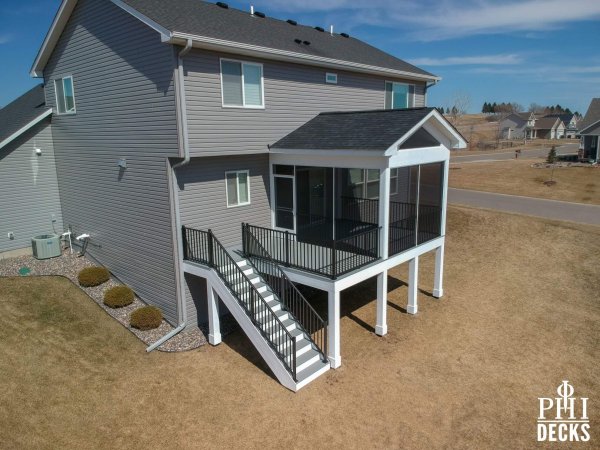 drone_picture_of_low_maintenance_porch