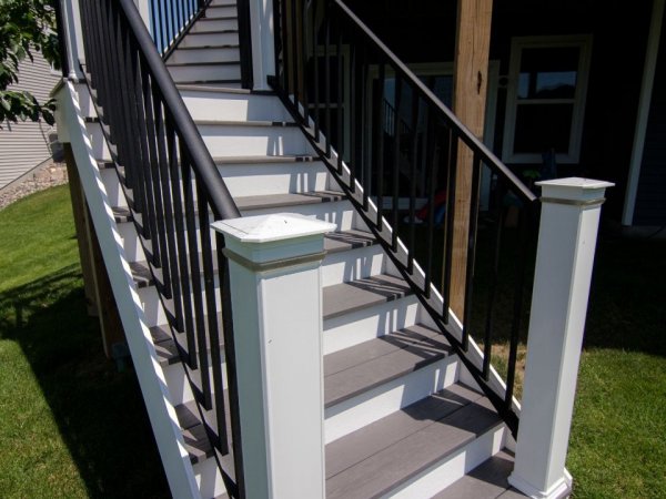 edina_deck_builder_stairs_light