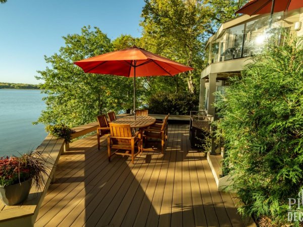 high_end_deck_builder