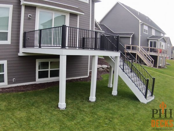 low-maintenance-deck-wrapped-posts-Westbury-railings-Plymouth-PHI