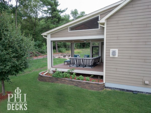 screen_porch_deck_furniture