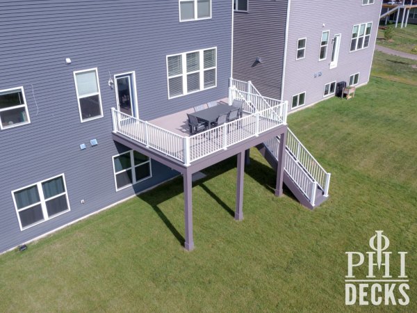 white_railing_deck_minnesota